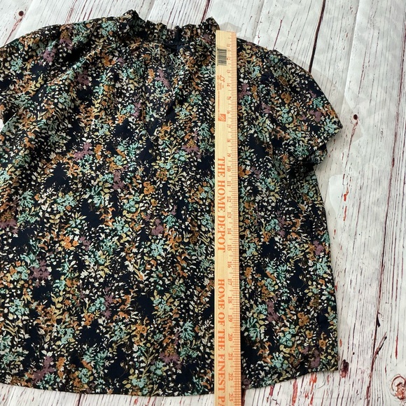 Emery Rose Large Blouse Floral Vneck - Picture 6 of 10